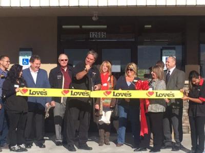 Albuquerque ribbon cutting for new Love's